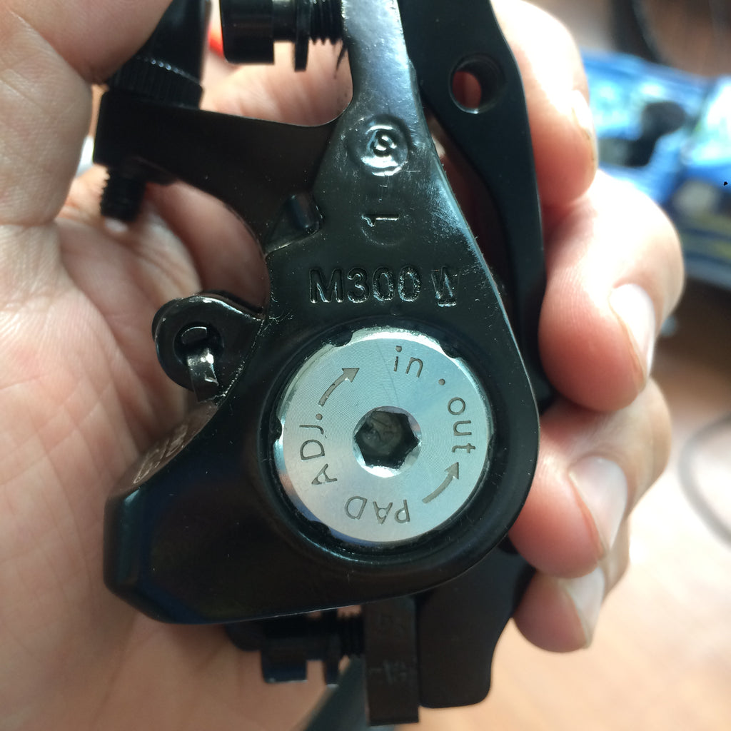 Disk brakes adjustments
